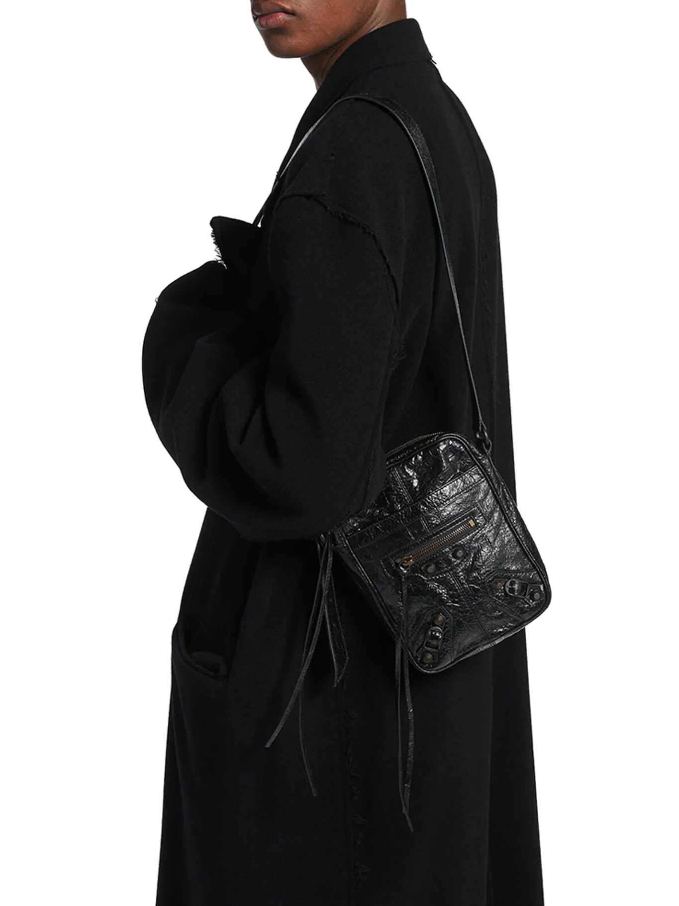 LE CITY MEN`S VERTICAL CROSSBODY BAG IN BLACK - Image 3