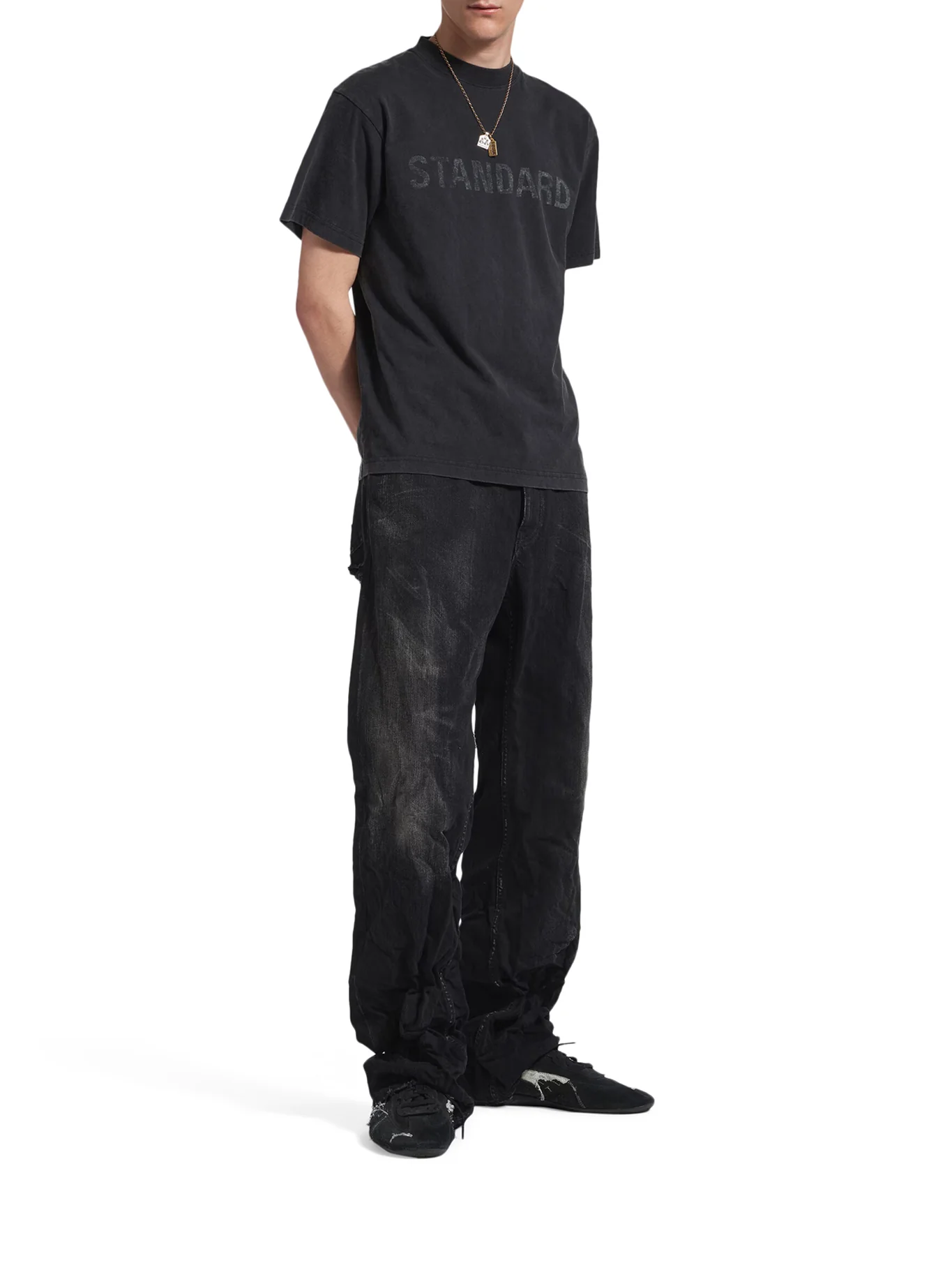 STANDARD REGULAR FIT T-SHIRT IN BLACK DÉLAVÉ - Image 2